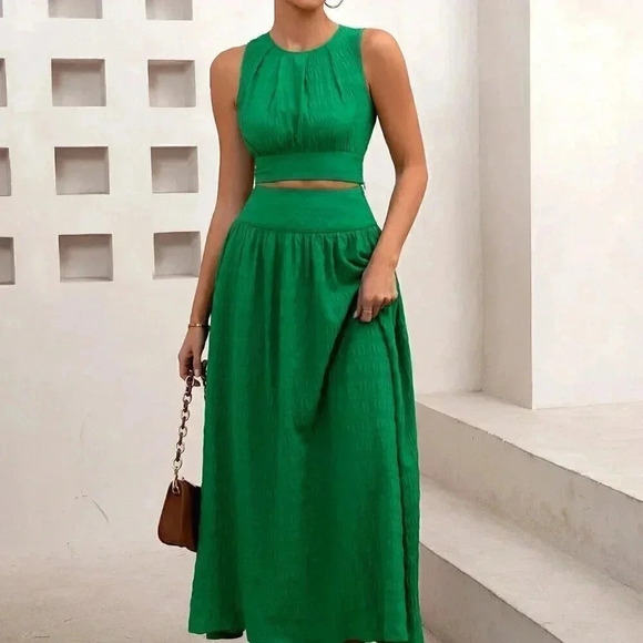 Casual Women's Vacation Pleated Crop Top & A-Line Skirt Green - Picture 3 of 5